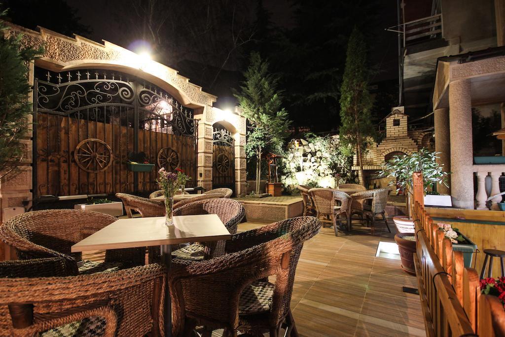 Villa Alexander Skopje Buitenkant foto