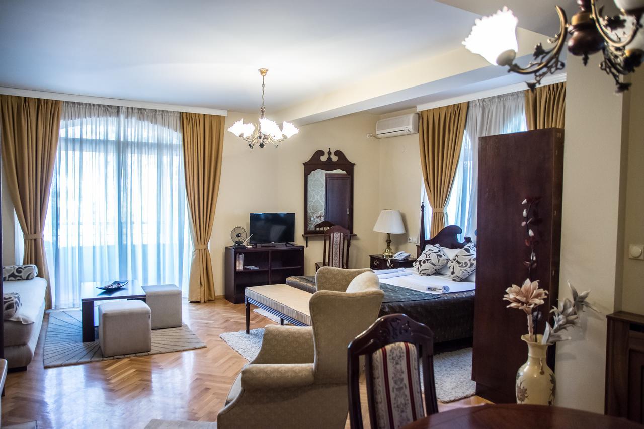 Villa Alexander Skopje Buitenkant foto